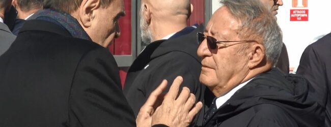 Quei fischi nel braccio di ferro tra Mastella e Vigorito