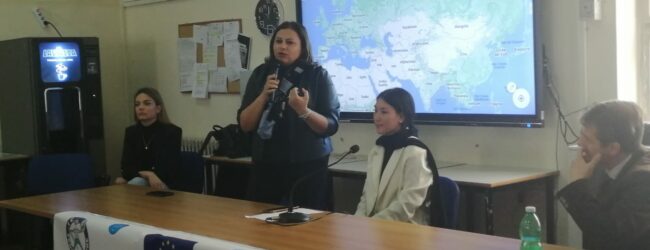 Benevento, alla “F. Torre” una testimonianza di coraggio da una giovane rifugiata dall’Afghanistan