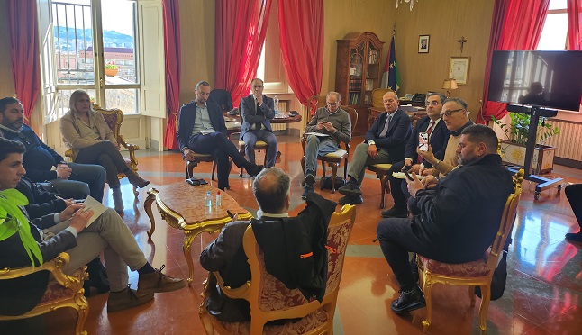 Verso il Consiglio aperto sulla sanità, a Palazzo Mosti  riunione con Ordini e sindacati