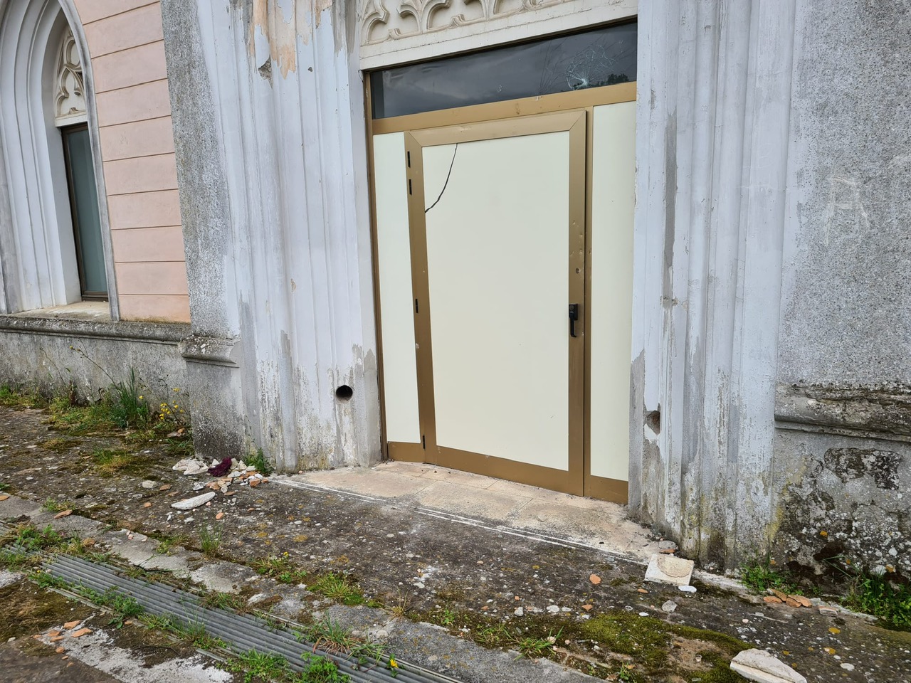 Villa dei Papi vandalizzata, Lombardi: “Provincia subito intervenuta, ma non si tratta di un atto isolato
