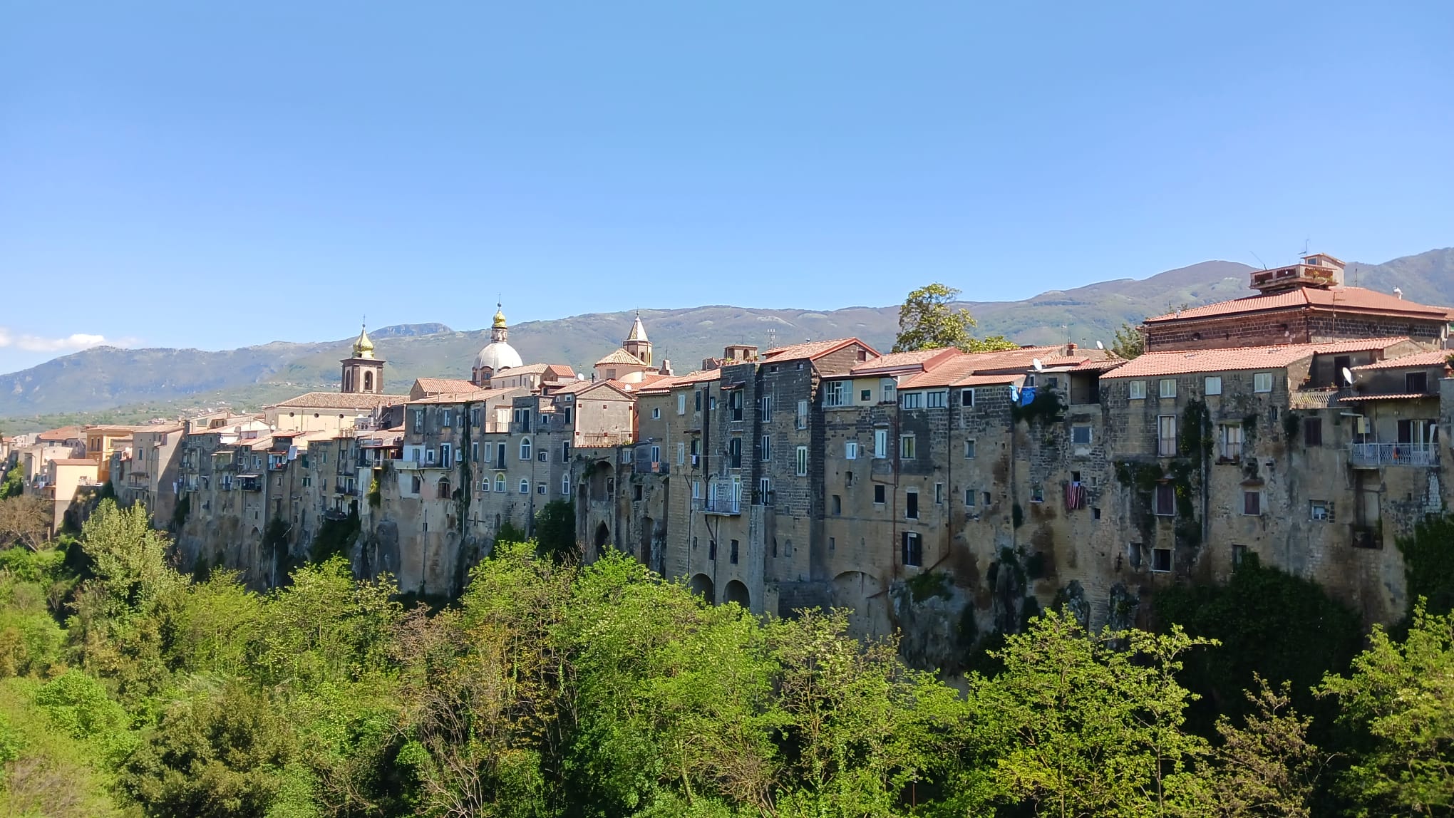 Pedopornografia, indagato parroco di Sant’Agata De’ Goti