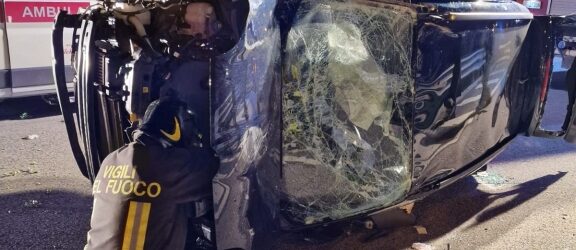Mercogliano| Auto si ribalta nei pressi del casello Av-Ovest, 24enne portata in ospedale
