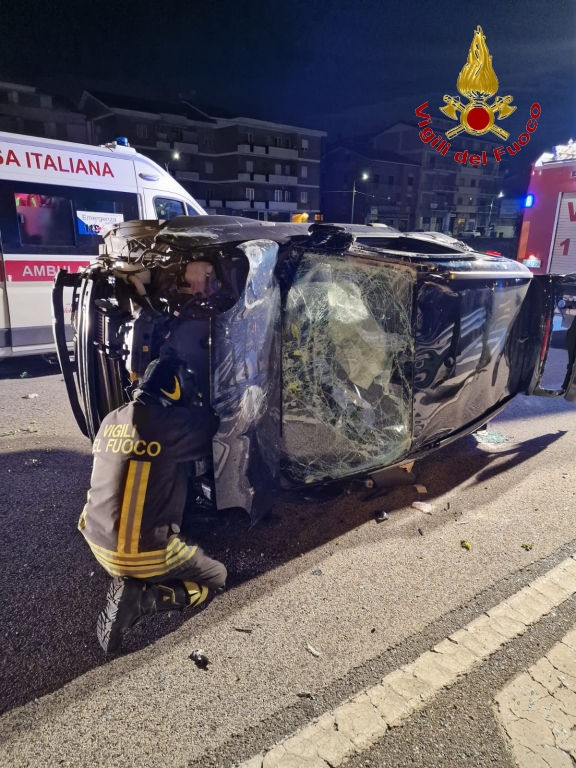 Mercogliano| Auto si ribalta nei pressi del casello Av-Ovest, 24enne portata in ospedale