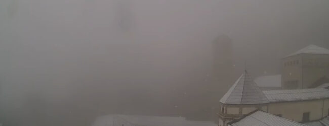 Temperature di nuovo in calo, nevica a Montevergine