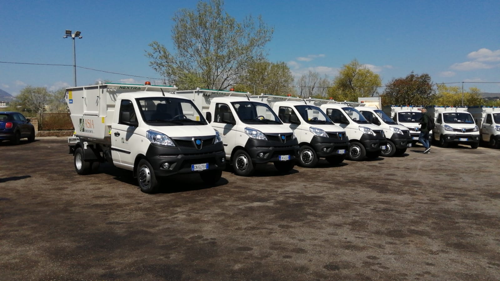 Benevento, cinque nuovi automezzi per la pulizia della città