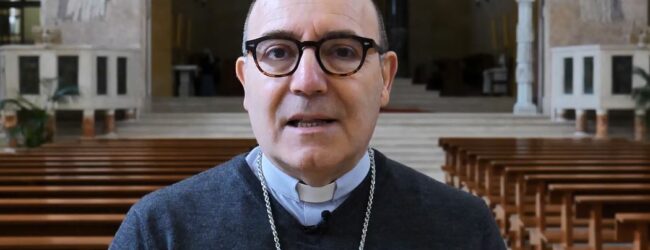 Pasqua, gli auguri dell’arcivescovo Accrocca: “Noi i veri operatori di pace”