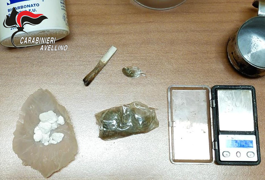 Contrada| Cocaina e marijuana scoperte in casa grazie al fiuto di Luna, denunciata una coppia