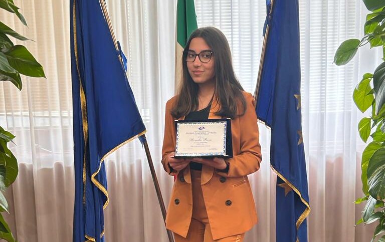 La studentessa sannita Rossella Bove si aggiudica il “Premio Campania Europa 2022/2023”