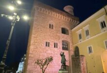 La Rocca dei Rettori si illumina di rosa in occasione della fiaccolata per i malati oncologici