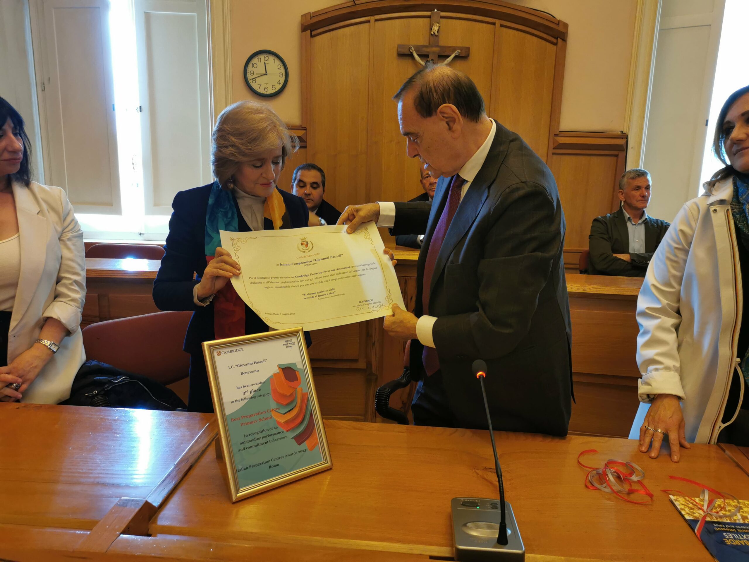 Il sindaco Mastella ha ricevuto una delegazione dell’Istituto “Pascoli”