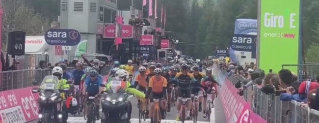 Giro d’Italia, arrivo in volata al Laceno. Grande successo per l’evento. Buonopane: vetrina importante