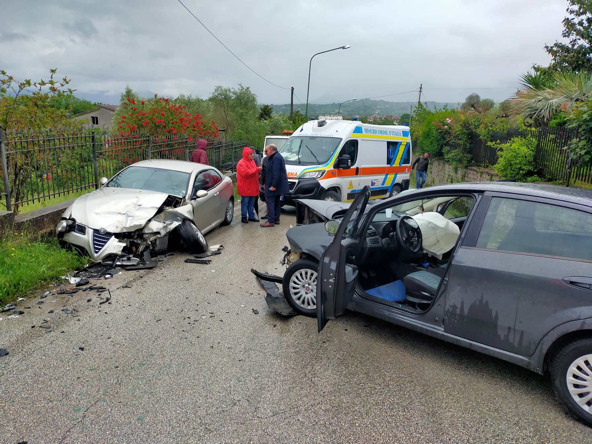 Sant’Agata De’ Goti scontro tra due auto, tre feriti