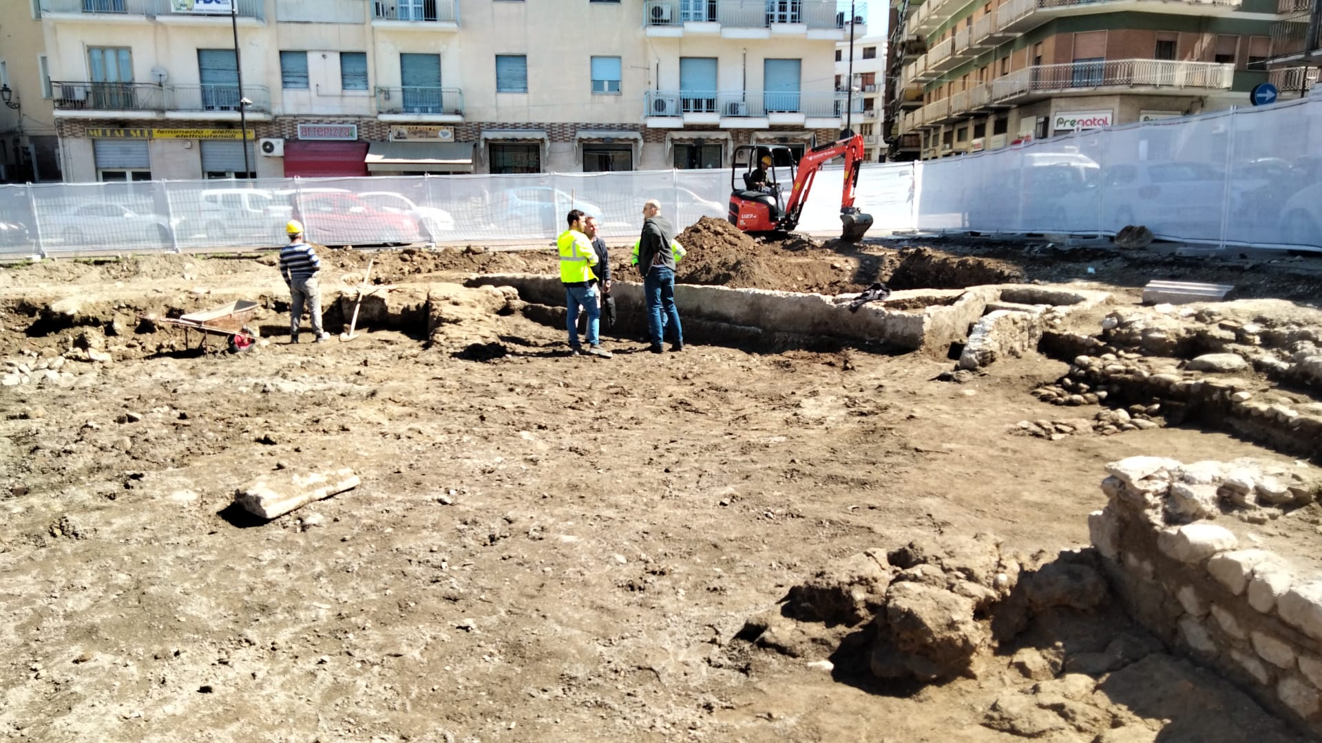 Piazza Cardinal Pacca, gli scavi proseguono