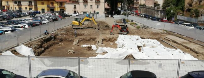 Piazza Pacca, Mastella chiude il caso, l’opposizione cita Gadda