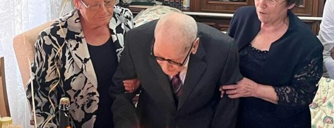 Grottaminarda| Cento anni e non sentirli, auguri a nonno Antonio Di Fronzo