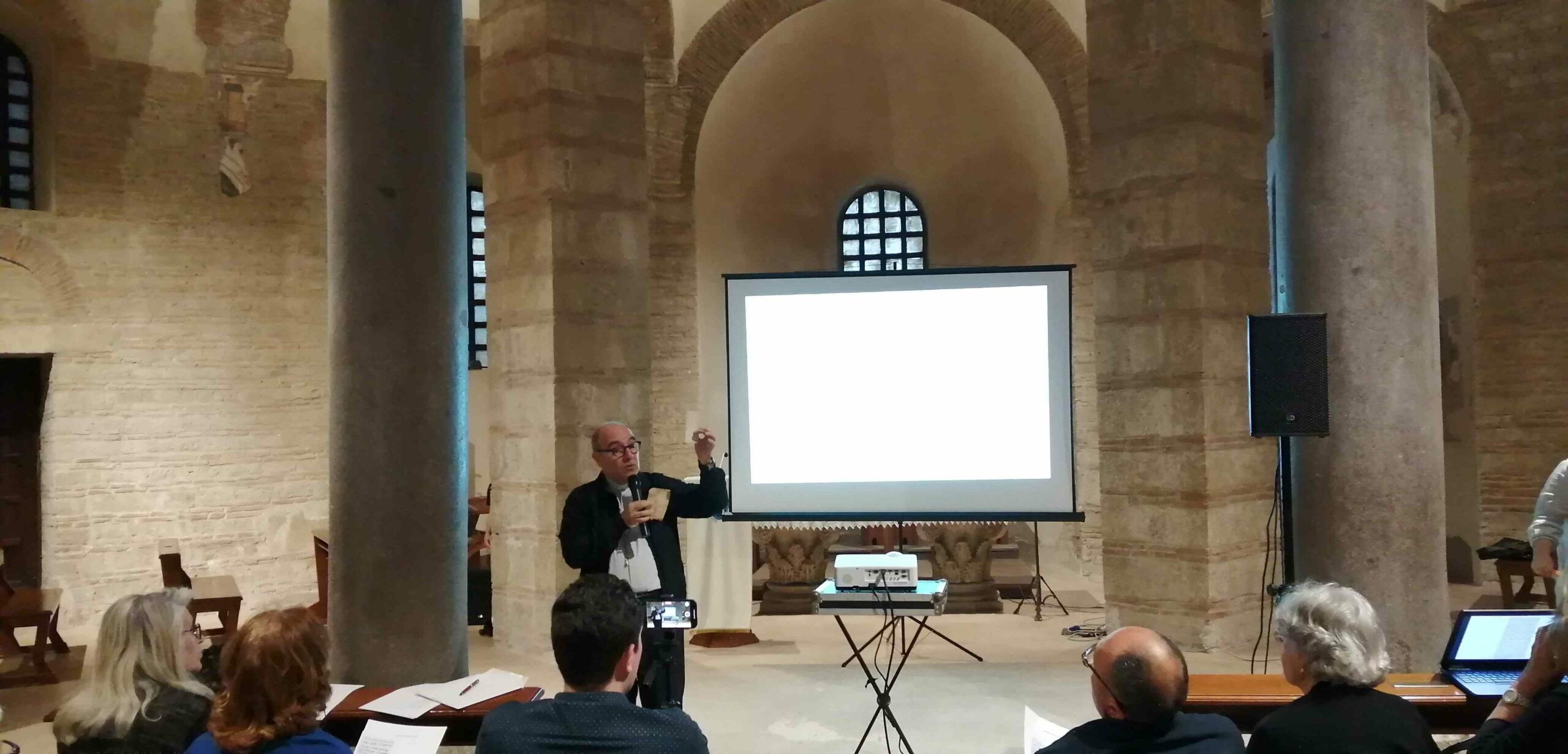 Accademia Santa Sofia, incontro con il vescovo Accrocca