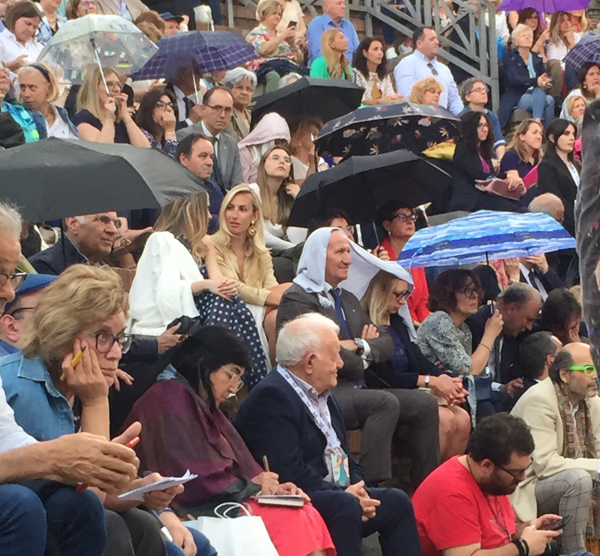 “Unguento unguento…”il Premio Strega vince sul maltempo