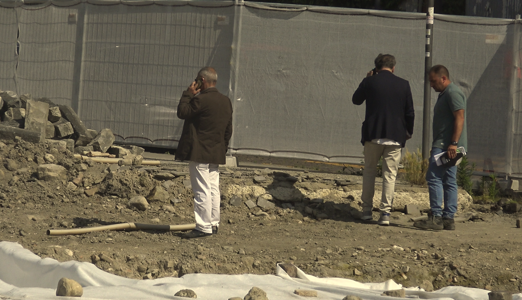 Piazza Pacca, emerge un mosaico: gli scavi proseguono