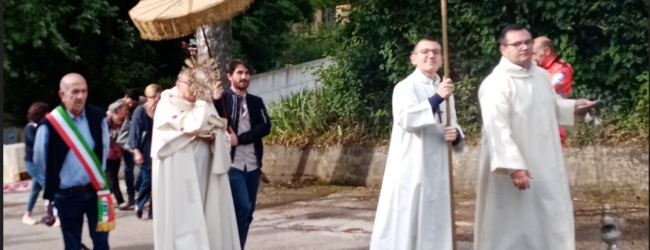 La Parrocchia di Arpaise ha celebrato la solennità del Corpus Domini,prima uscita pubblica del rieletto Sindaco Vincenzo Forni Rossi
