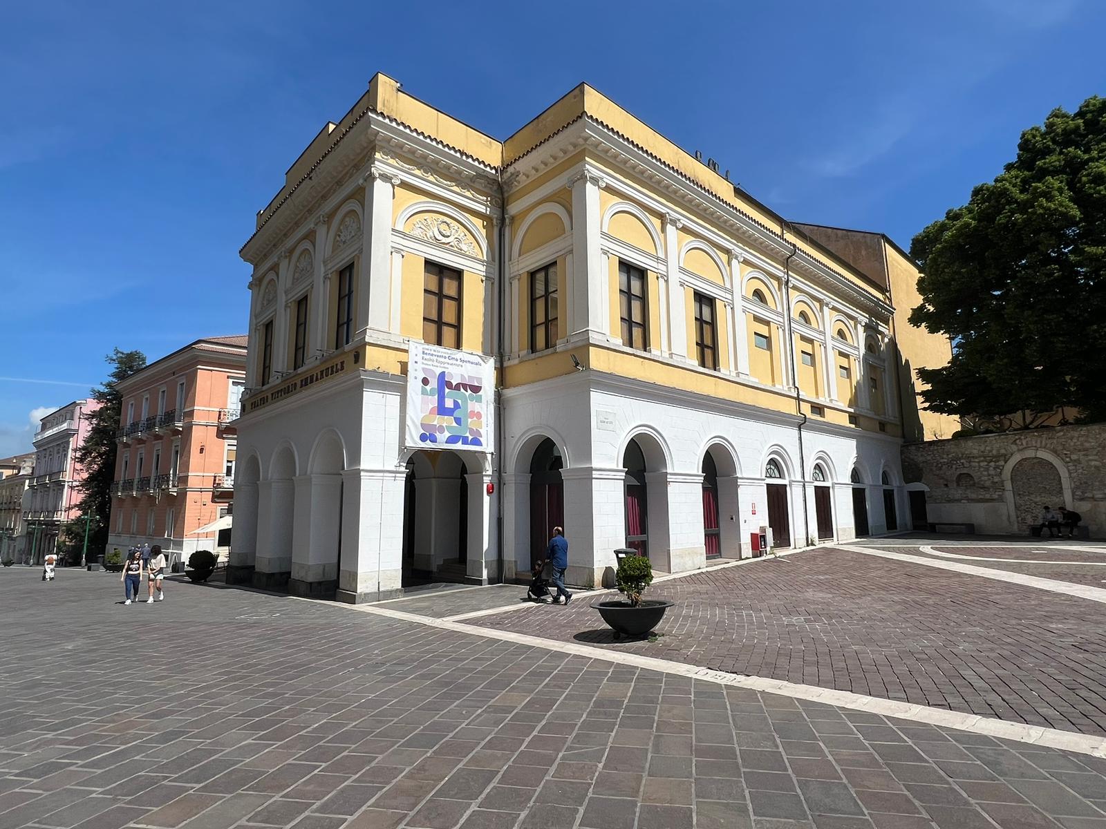 Teatro Comunale , si riaccende la polemica politica. Scambi al curaro Rubano-De Pierro