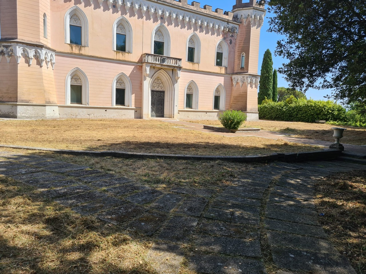 Villa dei Papi: domani la riapertura, oggi la manutenzione straordinaria