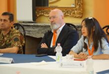 Figliuolo: “La Romagna non sarà un’altra Irpinia”. Scoppia la polemica