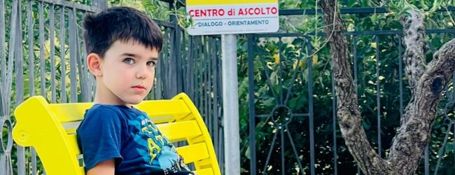 A Campolattaro una panchina gialla per l’ascolto di tutti 