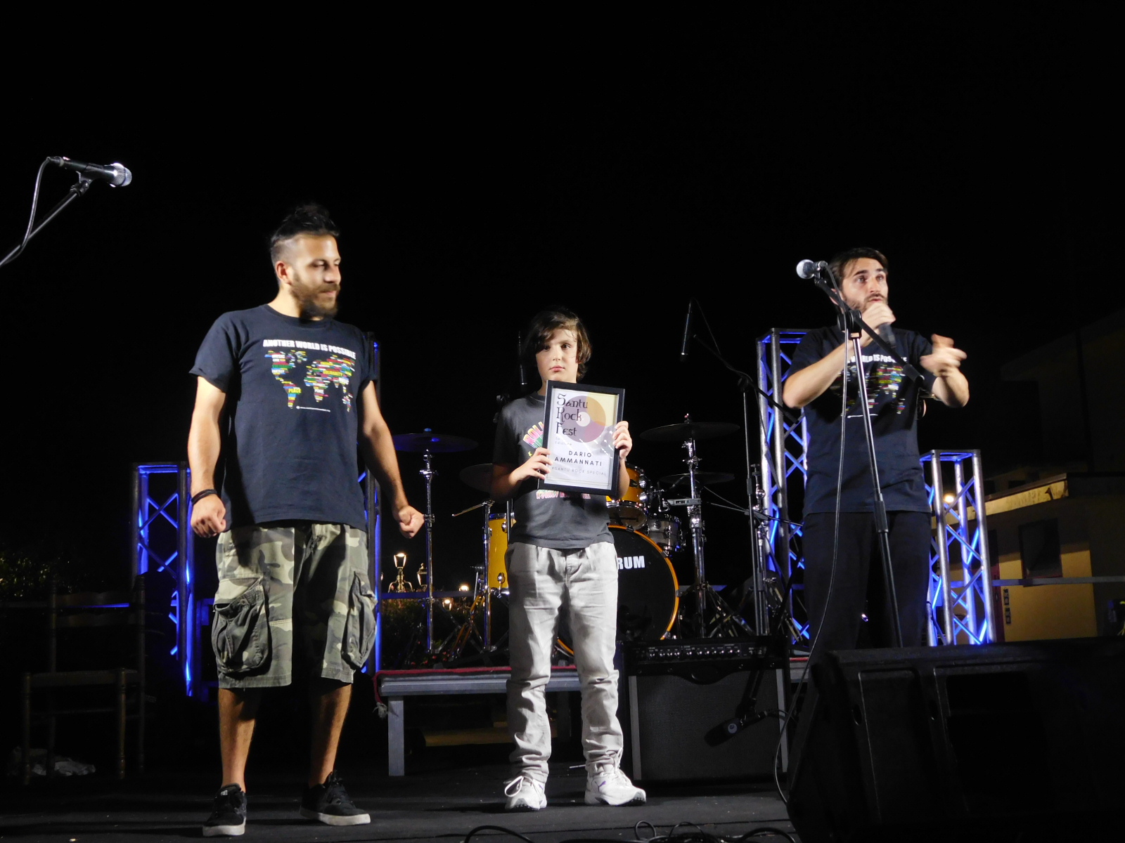 Ad Arpaise al Santu Rock Fest si è esibito il piccolo batterista Dario Ammannati originario del paese sannita