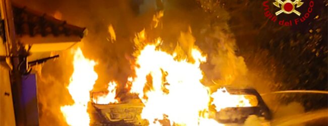 Auto in fiamme nella notte, paura a Solofra e Monteforte
