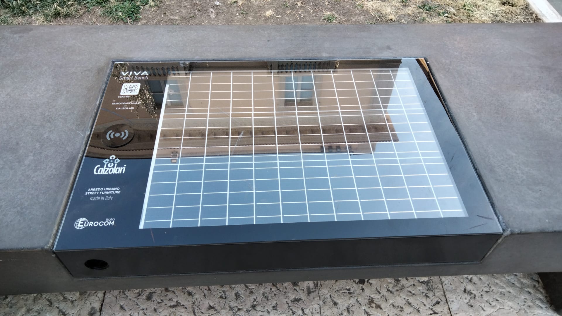 Panchine tecnologiche a piazza Roma