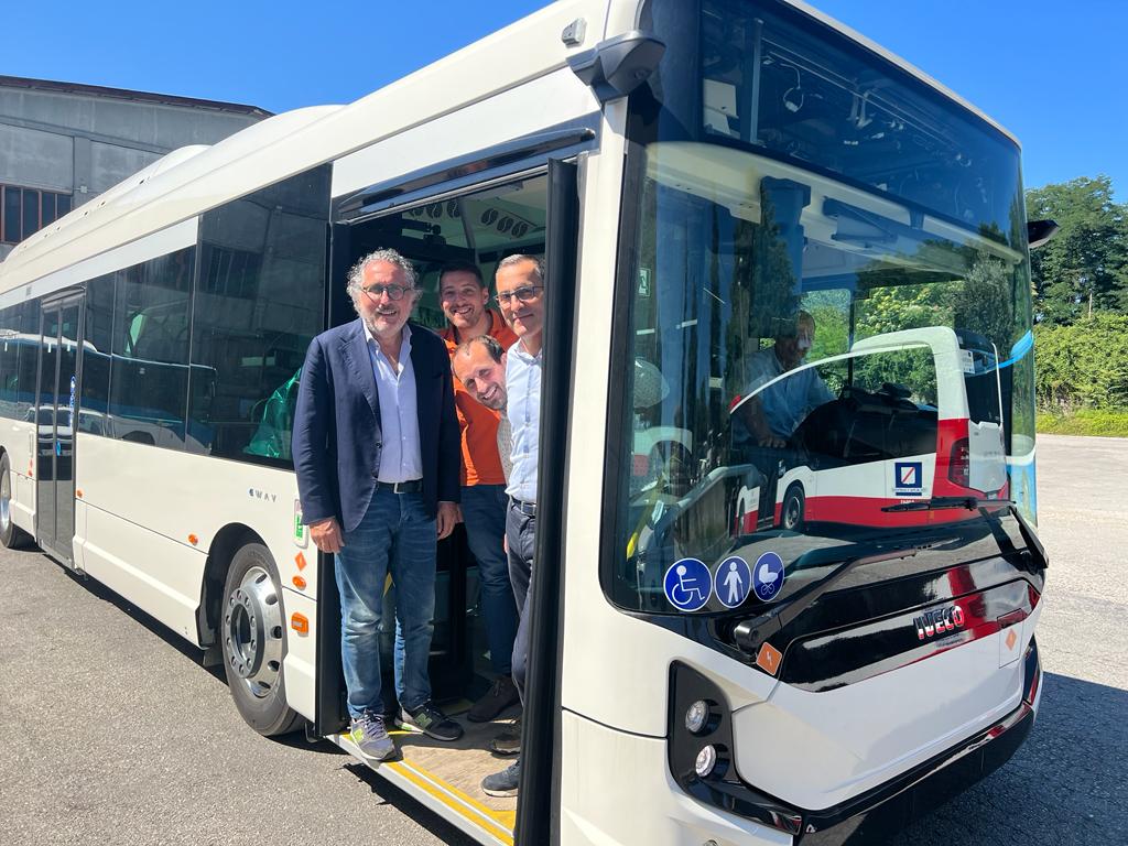 Avellino| L’Air testa i bus elettrici della Iveco. Acconcia: una mobilità sostenibile per un Tpl più efficiente