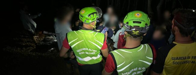 Notte da incubo per 26 giovani scout smarritisi sul Terminio, elicottero dei soccorsi da Pratica di Mare