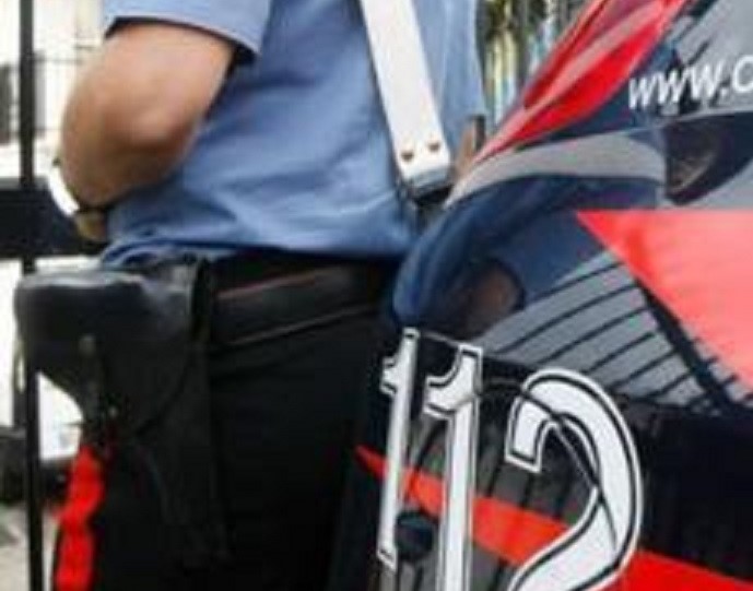 Roccabascerana| Litiga con i familiari e si scaglia contro i carabinieri intervenuti: denunciato