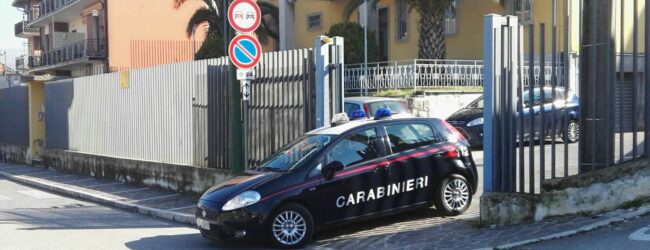 Pratola Serra| Per motivi di gelosia dà fuoco a un’auto: 26enne denunciato