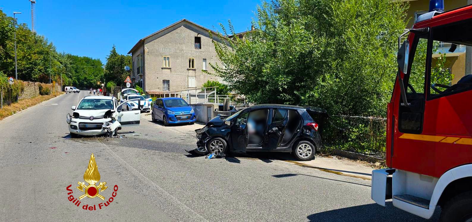 Avellino| Incidente tra due auto a San Tommaso: tre i feriti portati al Moscati, grave una 81enne