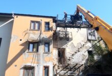 Avellino| Iniziata la demolizione, in città si elimina il primo “buco nero”