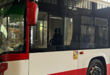 Avellino| Sfonda il vetro del bus, colpisce l’autista con un casco e scappa. Acconcia: servono più controlli