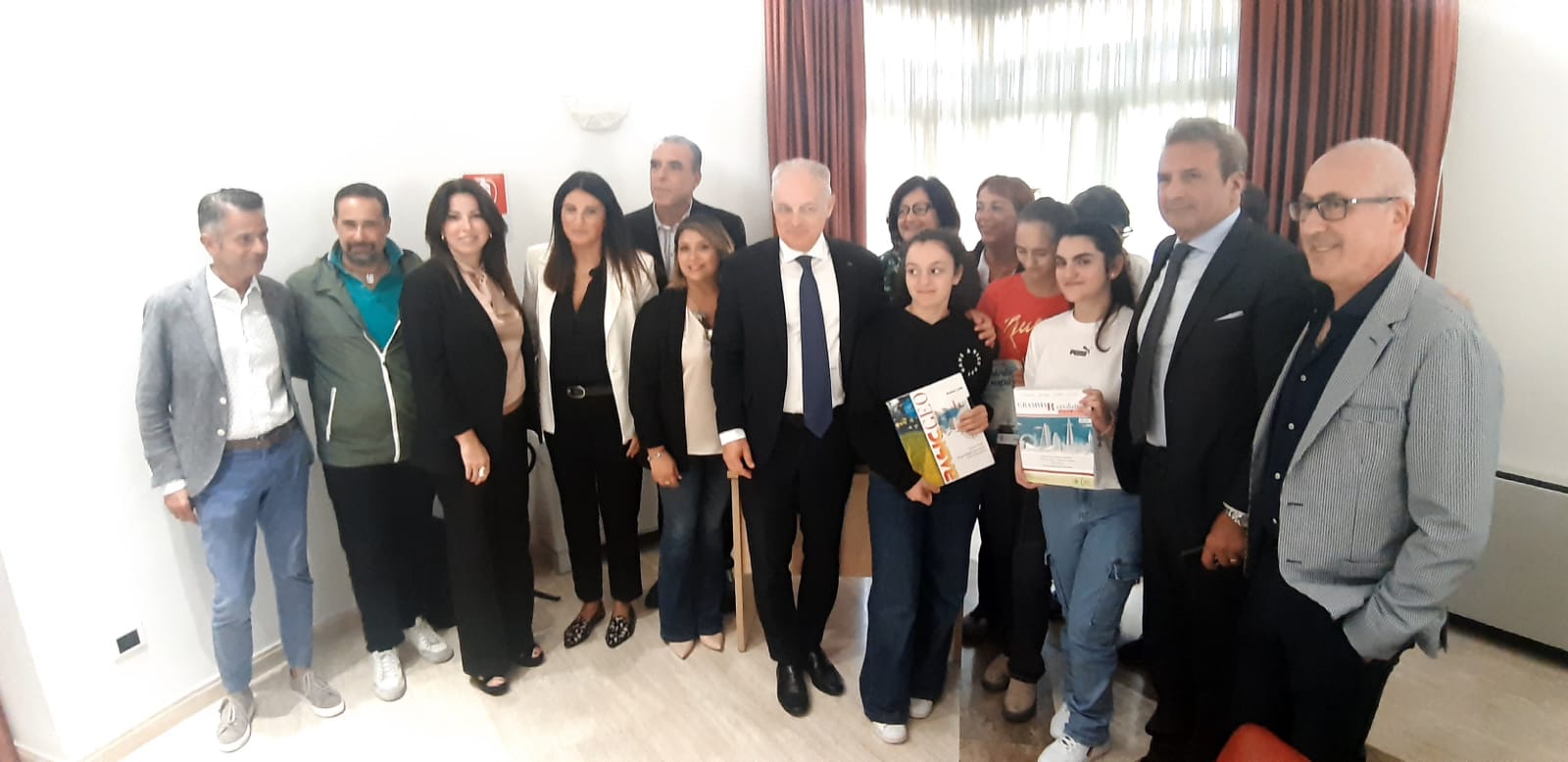 Avellino| L’Ance consegna i libri di testo agli studenti del Geometra, il provveditore Pagliuca: modello da imitare