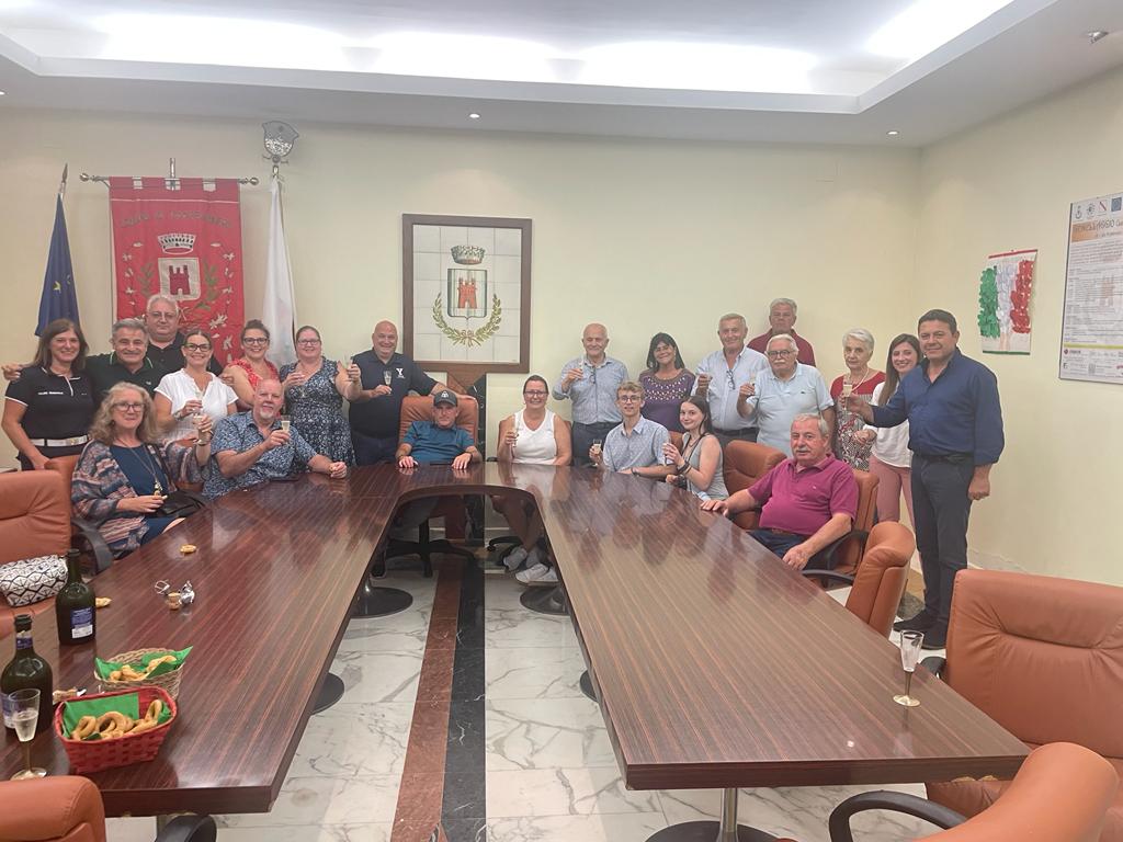 Successo per la visita di una delegazione Usa nel comune più “vitato” d’Italia. Di Santo: “E’ questo il vero modo per fare turismo di ritorno”