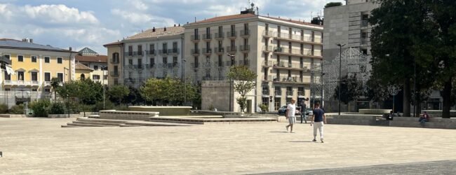 Avellino| Tentano di rubare un telefonino e un portafogli in pieno centro, due immigrati fermati da polizia e carabinieri