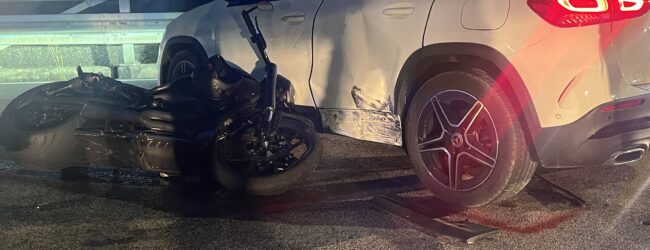 Strada statale 212, scontro auto-moto: due feriti