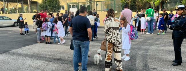 Cattivi odori scuola Pacevecchia, l’opposizione: rendere pubbliche analisi dell’aria