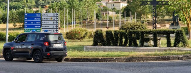 Andretta| Venditore ambulante ruba catenina d’oro a un’anziana cliente, identificato e denunciato