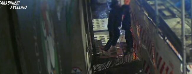 Responsabile di almeno tre rapine, arrestato ventenne romeno residente ad Avellino. IL VIDEO