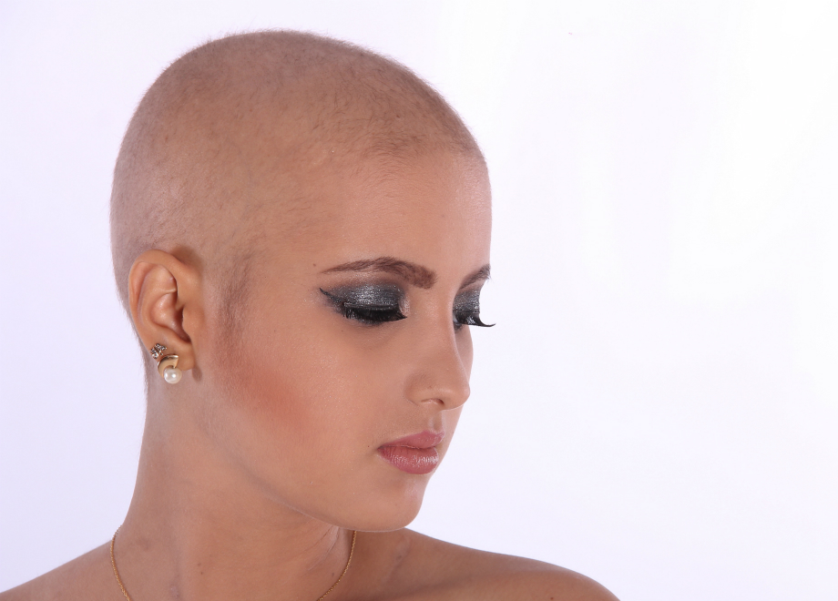 Un contributo per l’acquisto di parrucca per donne con alopecia da chemioterapia
