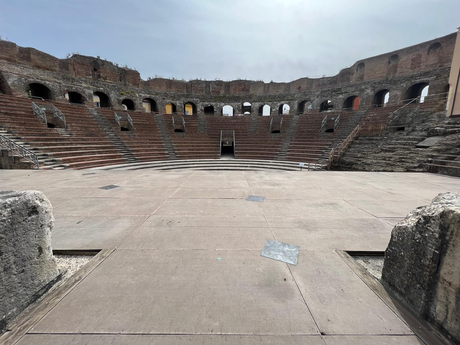 Tango, yoga e pilates: al Teatro Romano di Benevento tre appuntamenti tra arte e benessere