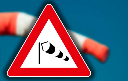 Vento forte, a Benevento chiusi parchi, villa comunale e cimitero