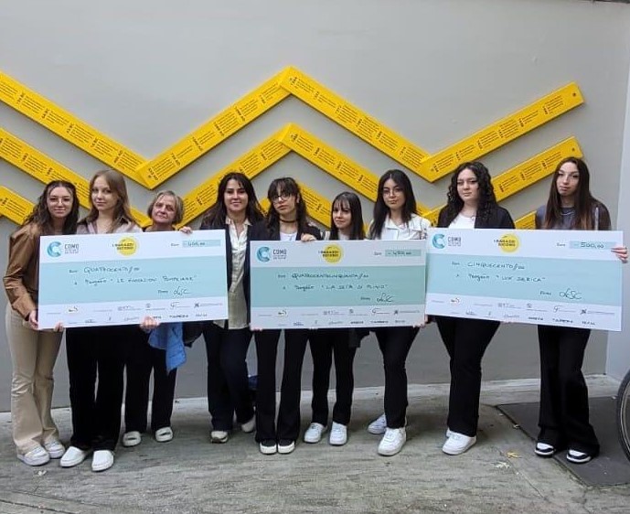 L’indirizzo moda dell’Istituto “Carafa-Giustiniani” premiato al Museo della Seta di Como nell’ambito del contest “I ragazzi dicono”