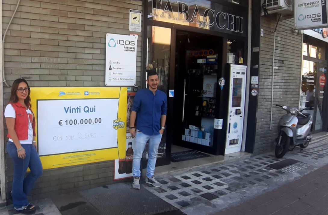 Avellino| Gratta e vinci da 100mila euro alla tabaccheria di via Piave: il premio ad una cliente abituale