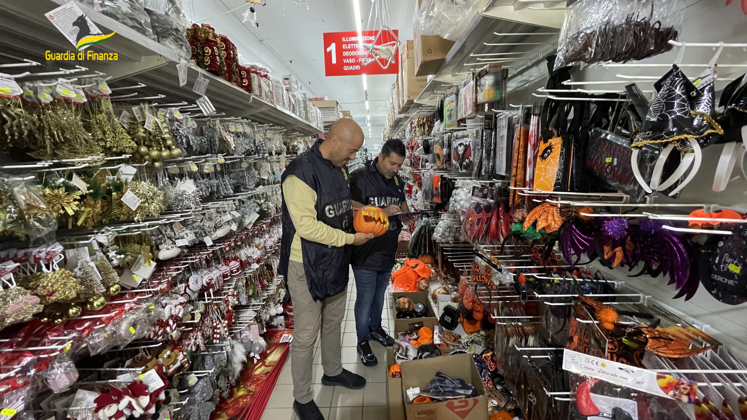 Montesarchio, 200.000 prodotti non conformi agli standard di sicurezza: sequestri in un’attività commerciale